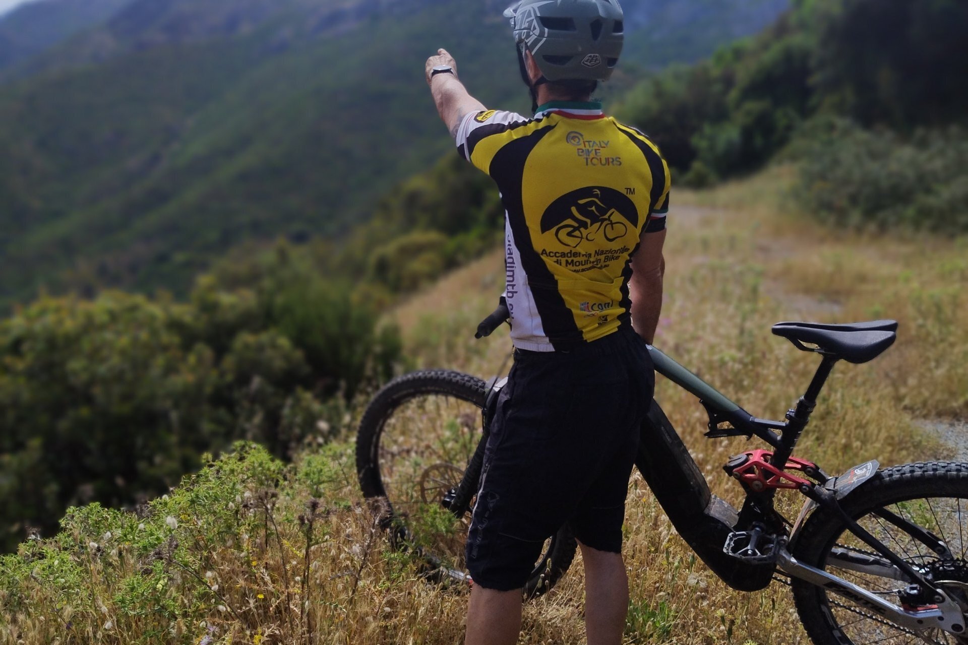 Ruote Nella Storia,il Cammino Di Santa Barbara In Mountain Bike