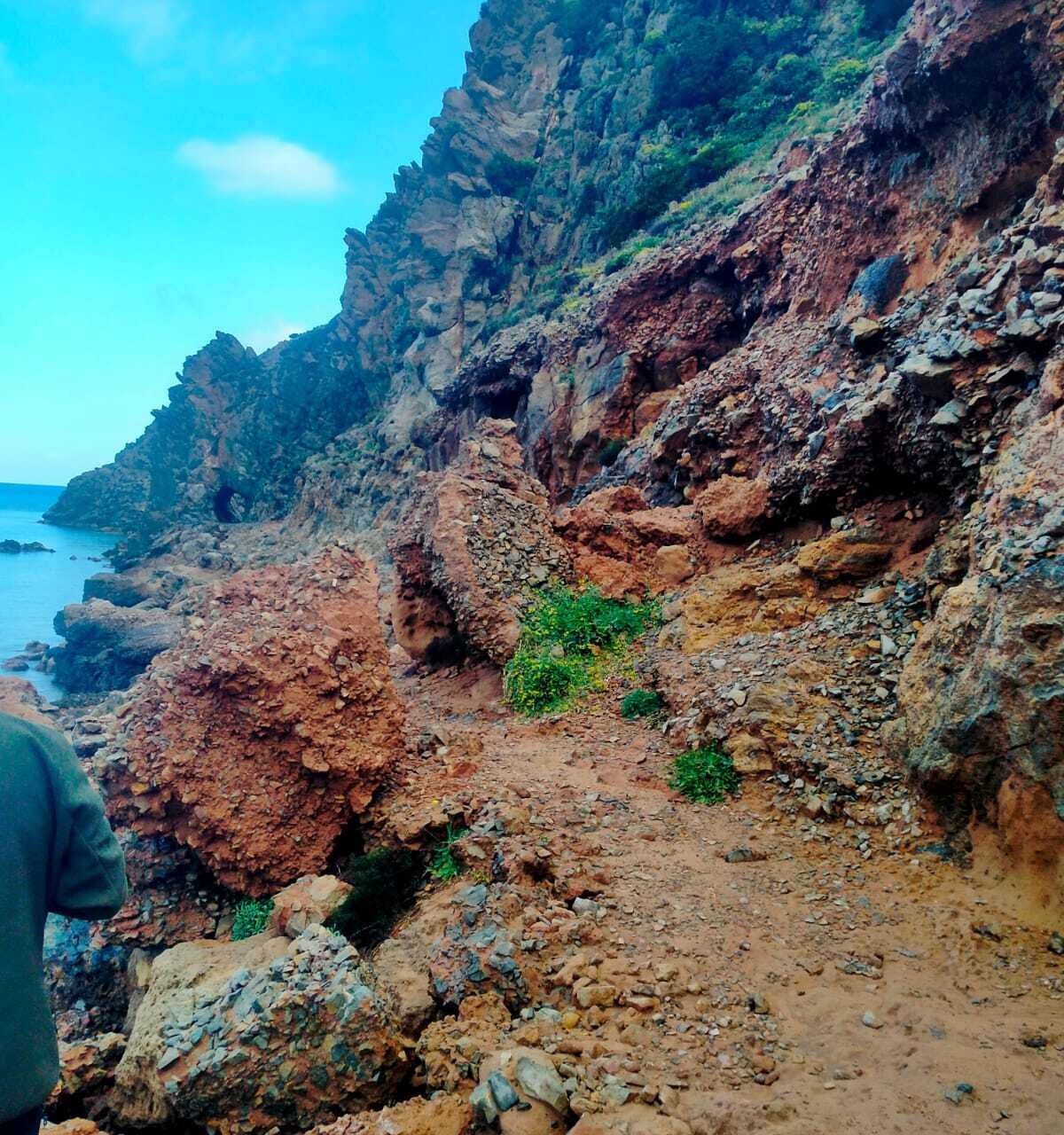 Attenzione A Cala Domestica Segnalati Alcuni Distacchi Dalla Parete Rocciosa 13507