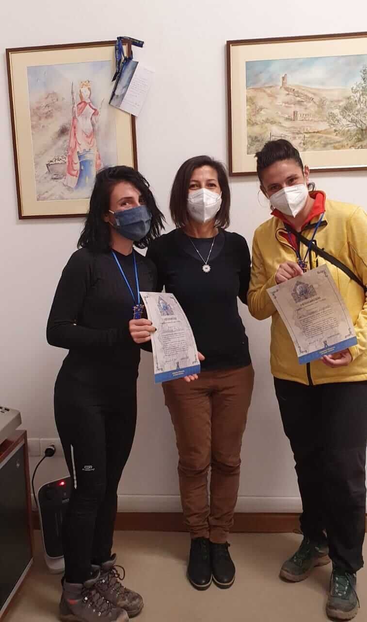 Consegnati Il Testimonium E La Torre Alle Pellegrine Sassaresi Valentina Truddaiu E Carla Cannas Aghedu 5935