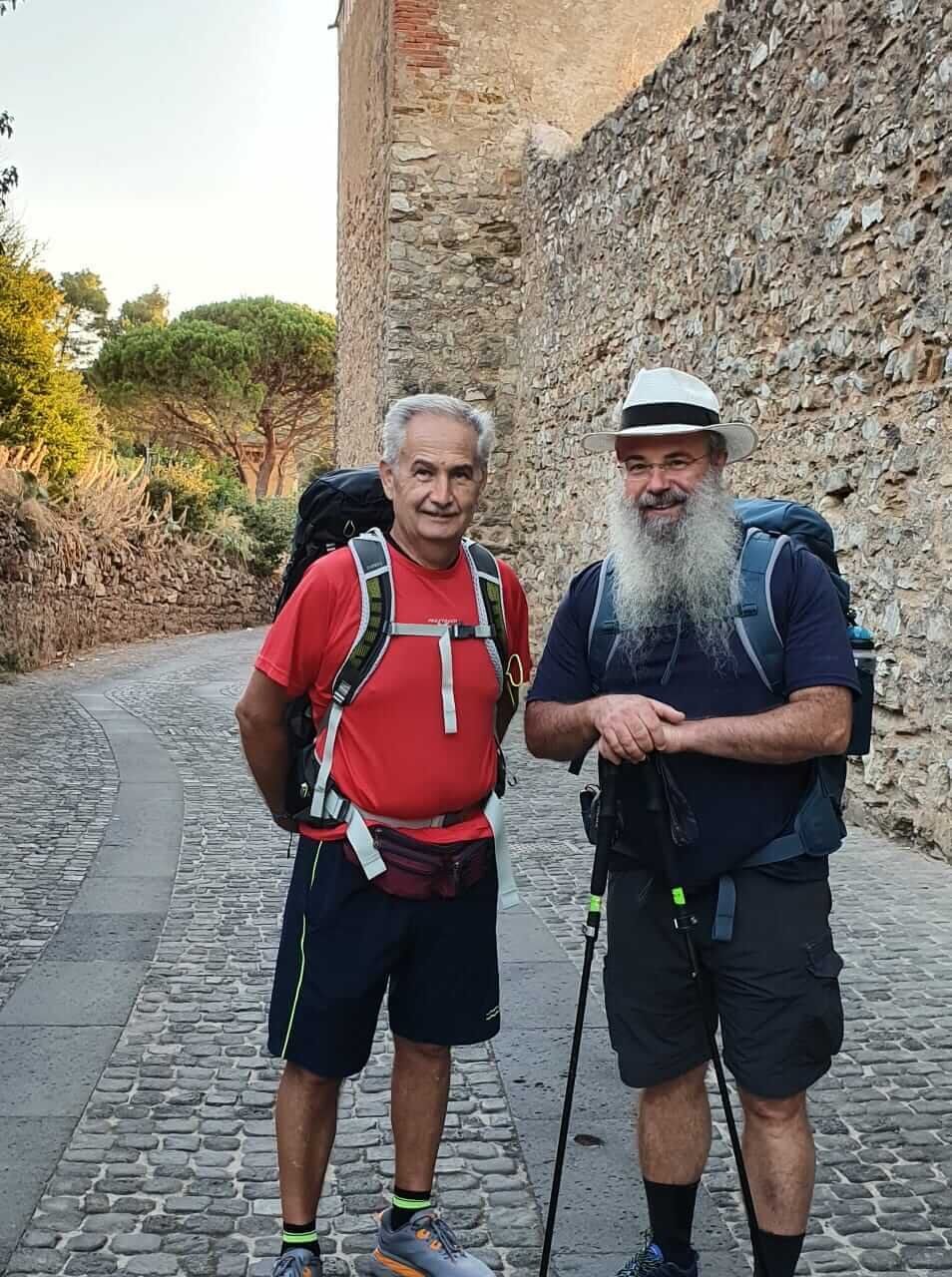 La Bellezza Dei Pellegrini Escursionisti Che Percorrono Il Cammino Minerario Di Santa Barbara 5745