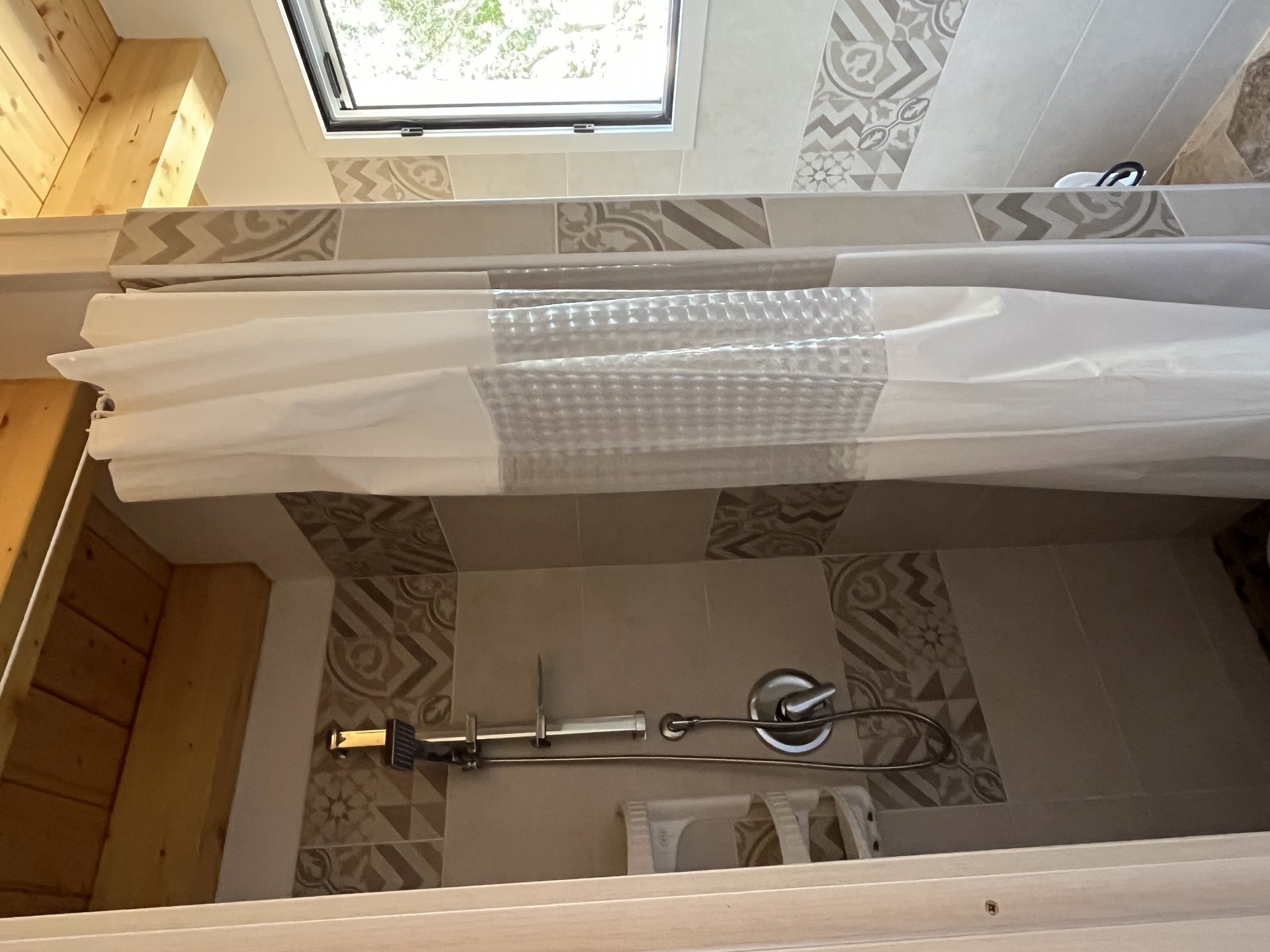 Img 69e5e4e45cc415 51701008