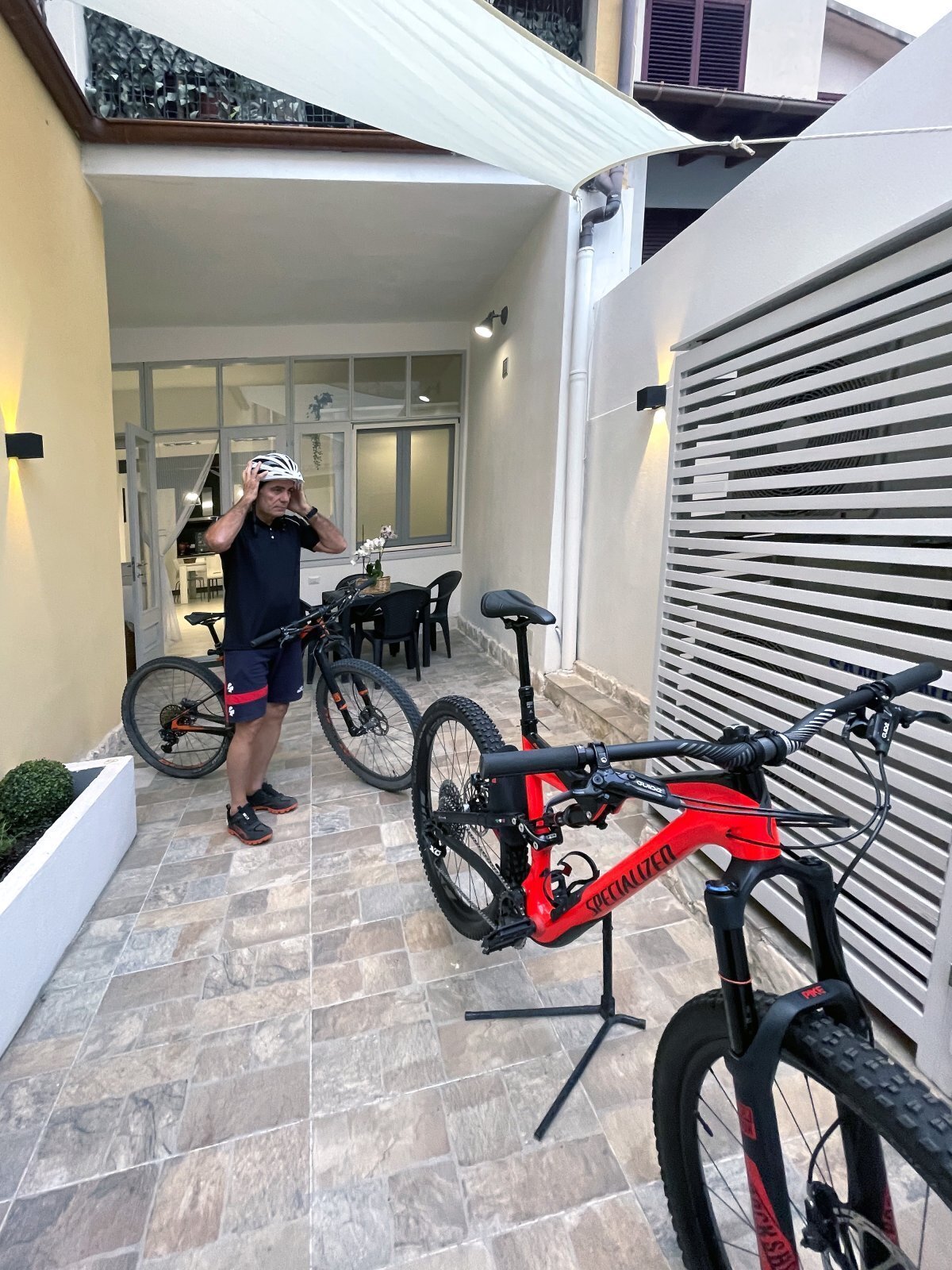 Img 69b92775647cd8 98486112