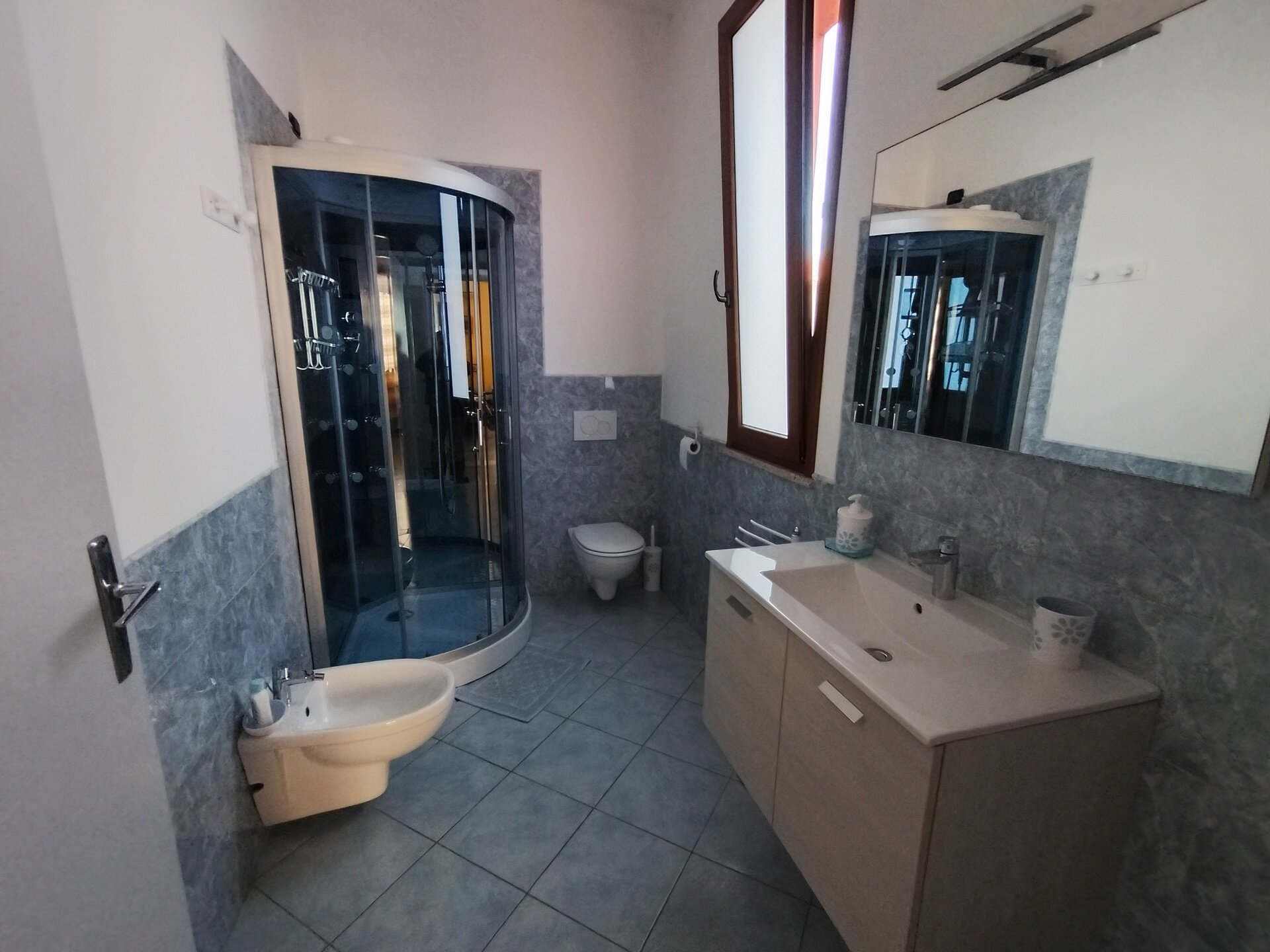 Img 69a05d6dc027d7 72985967