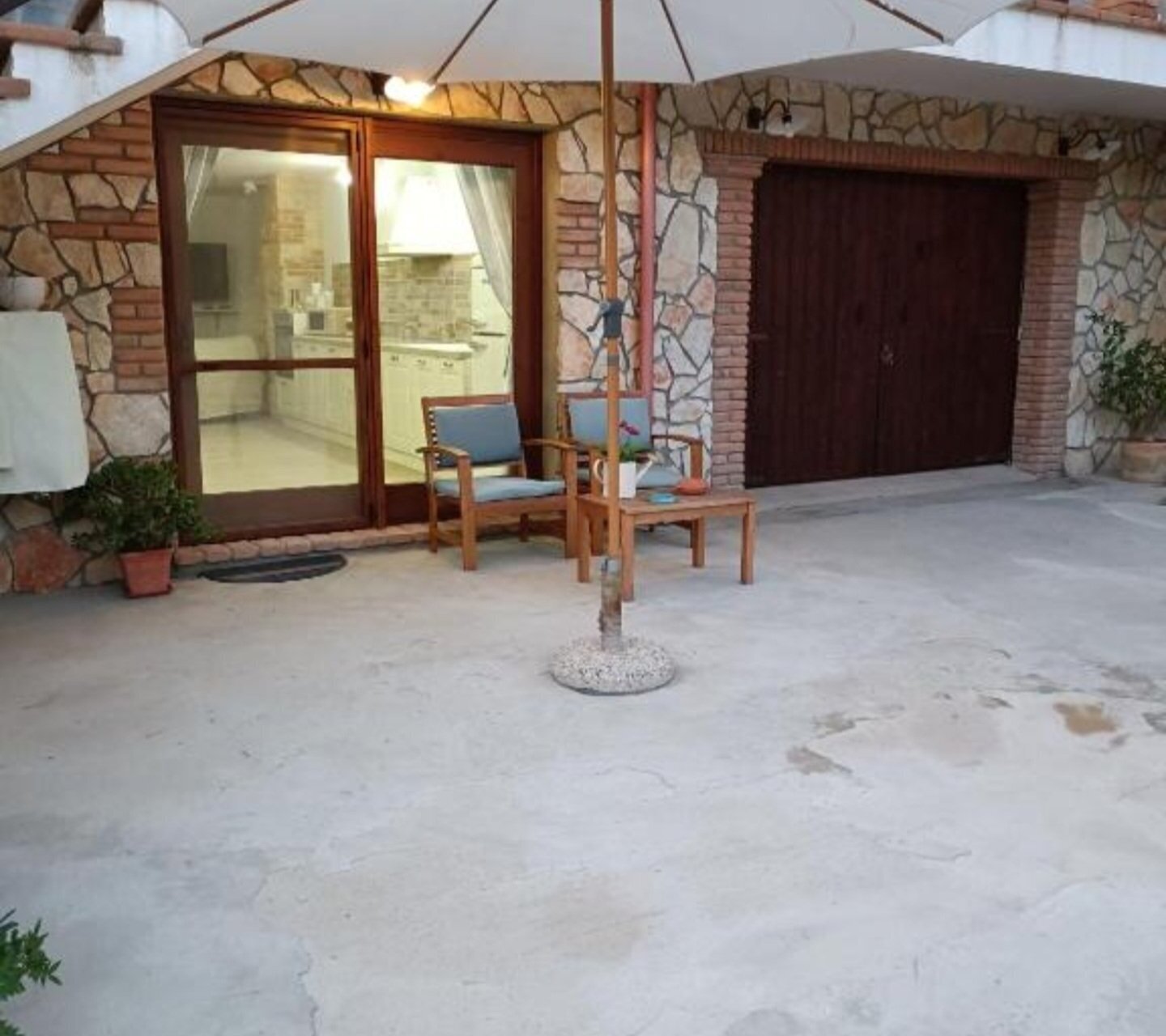 Taverna Andrea, Residenza Privata