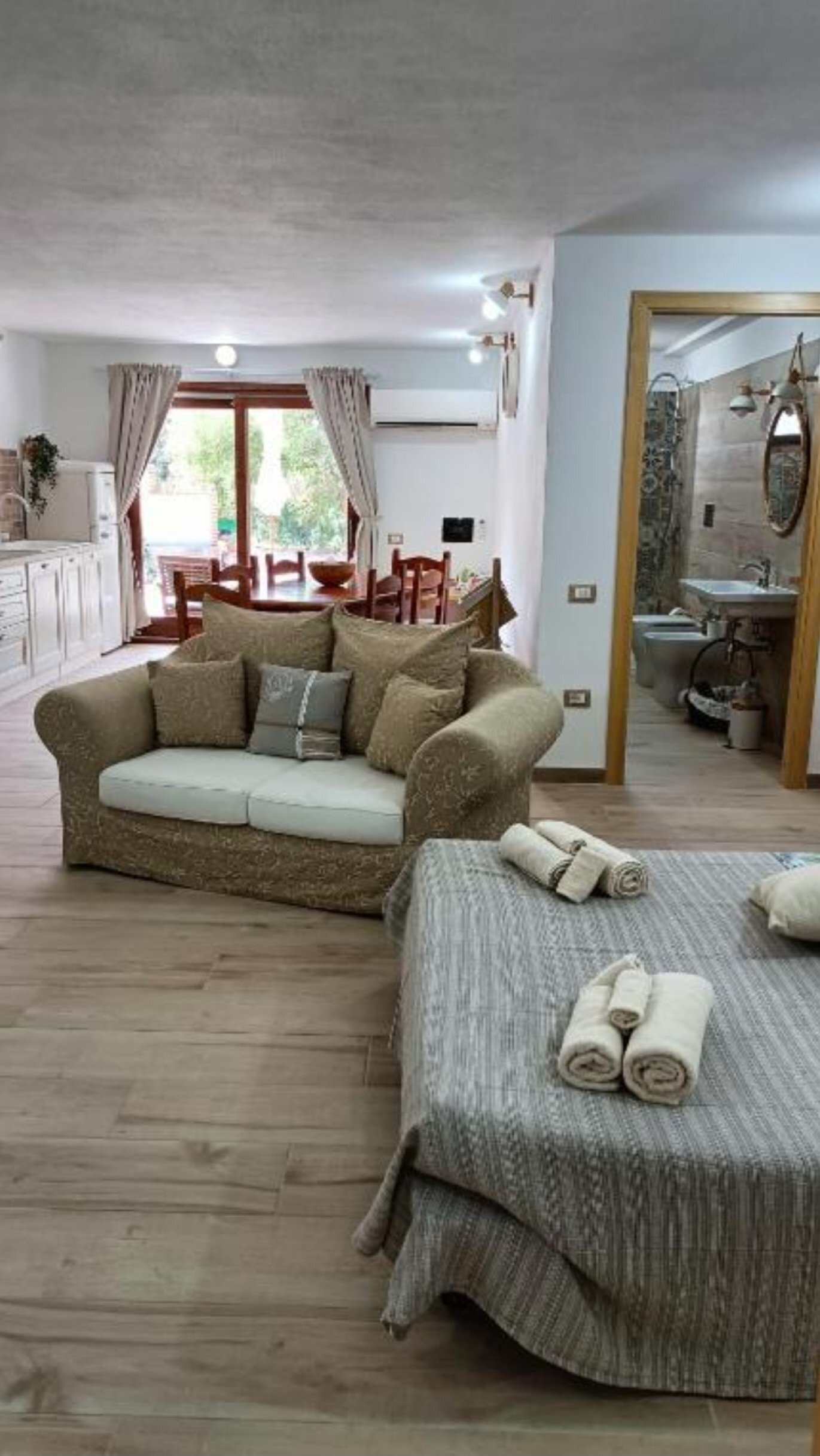 Img 69dfe2aa6ef993 31944263